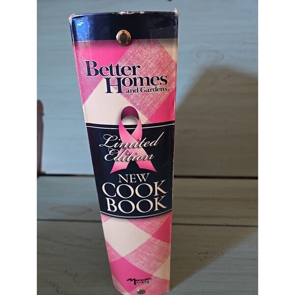 Better Homes and Garden Cook Book Limited 12th Edition Breast Cancer Edition - Picture 3 of 9